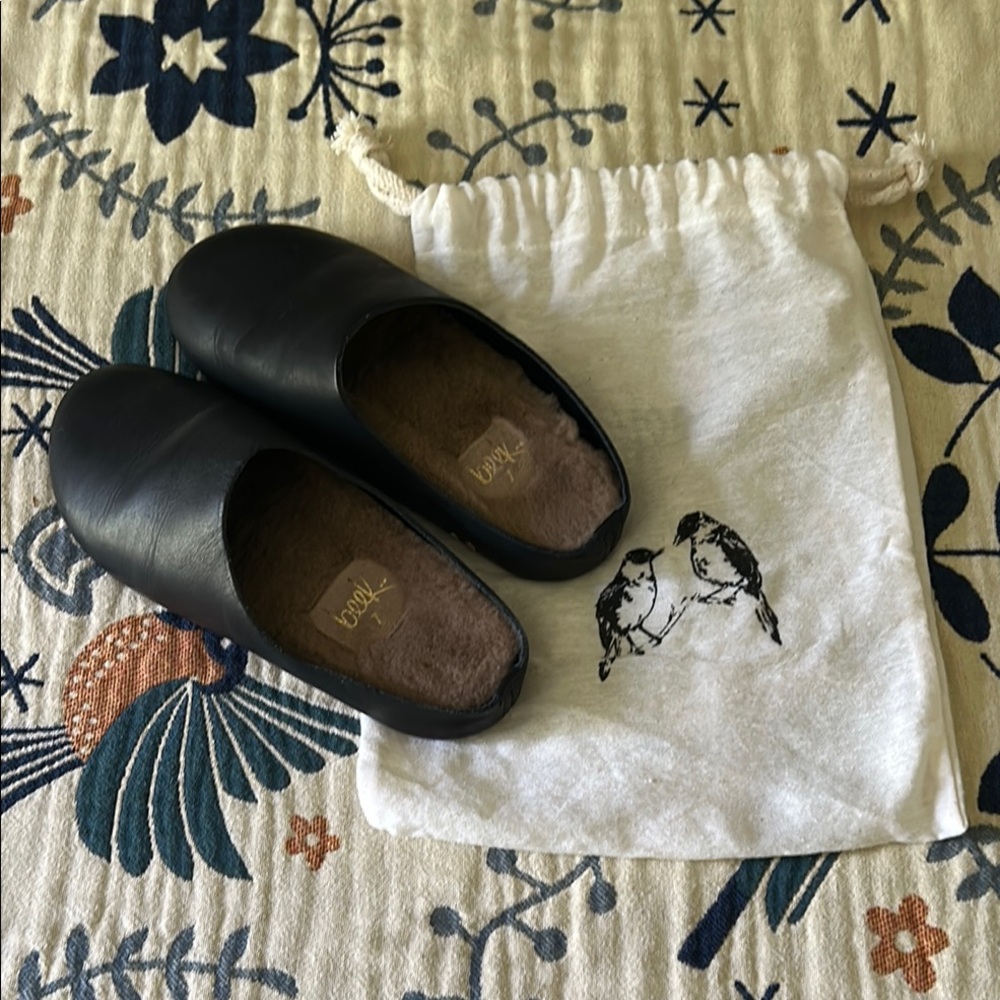 Beek Black Leather Fur Lined Mule Slide